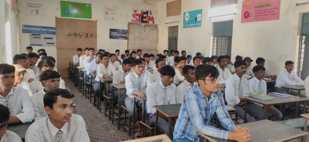 बच्चों का बचपन सुरक्षित रखना समाज की सामूहिक जिम्मेदारी, विद्यार्थियों को पॉक्सो एक्ट और साइबर सुरक्षा के प्रति किया जागरूक